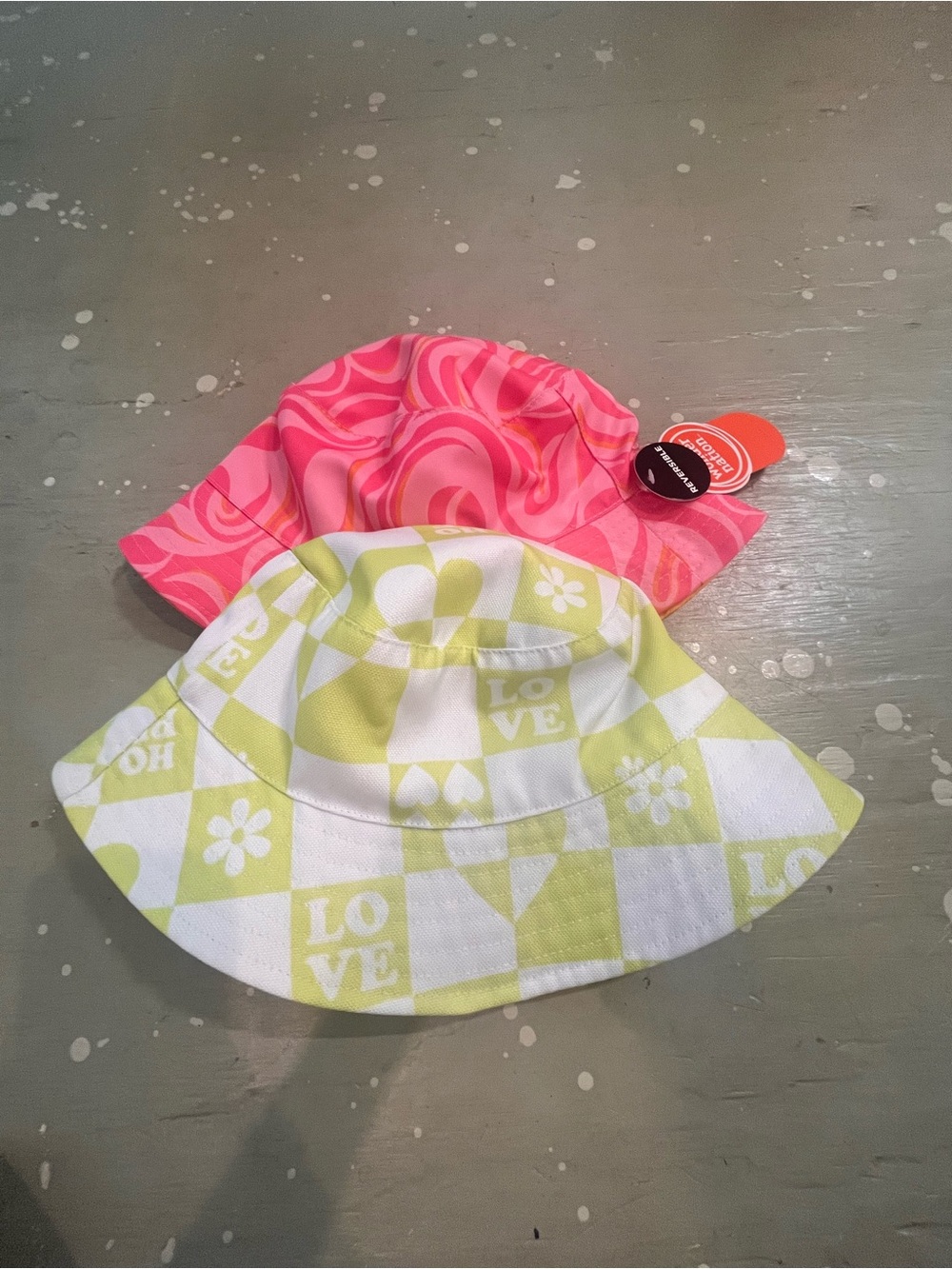wonder nation kids Reversible Bucket Hats in Hot Pink & Lime
